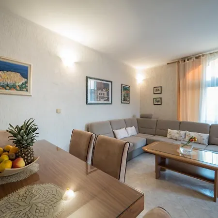 Nest Apartment