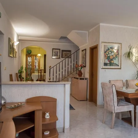 Nest דוברובניק