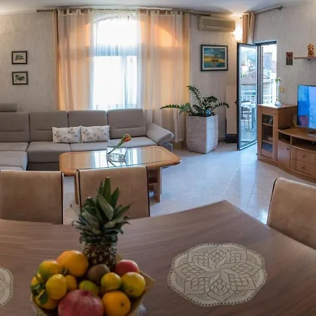 Nest דוברובניק